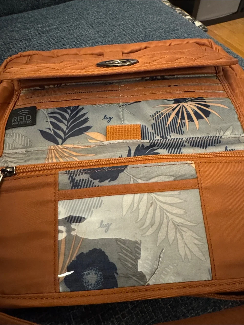 lug Quilted rust Crossbody with Turn-Lock Flap